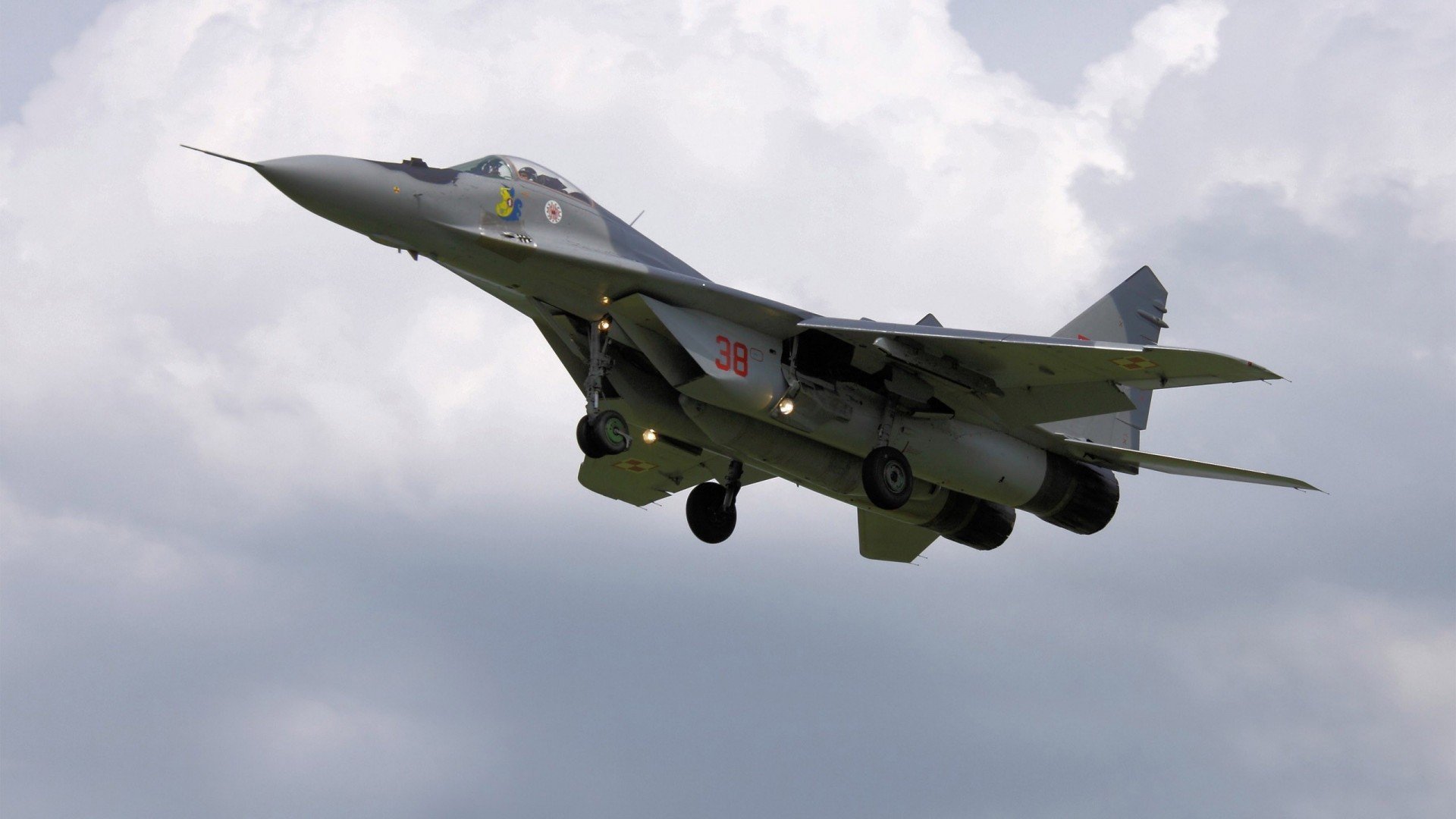 王嘉男强势晋级跳远大奖赛,王嘉男跳远运用的是什么技术